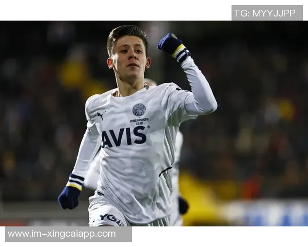 媒体报道拉扬与经纪人扎哈维合同到期巴萨仍对其保持关注